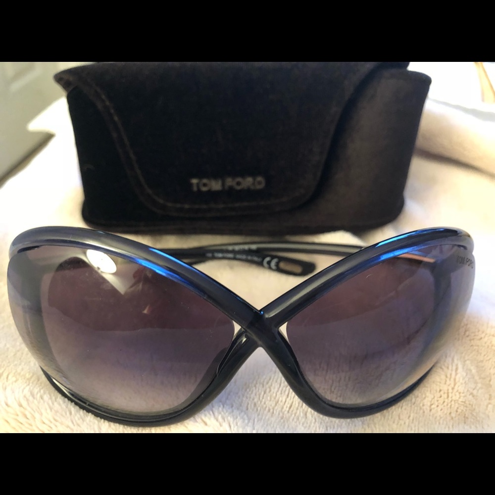 Sun Glasses. Free shipping for the next hour